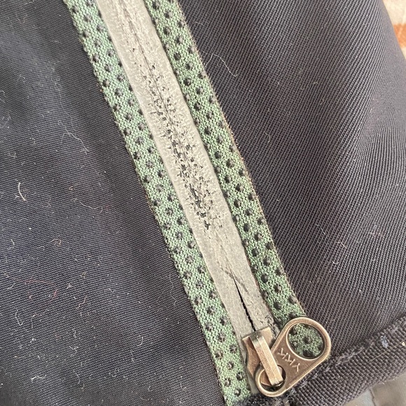 Mountain Hardwear snow pants conduit black nylon womens MEDIUM - Picture 16 of 16